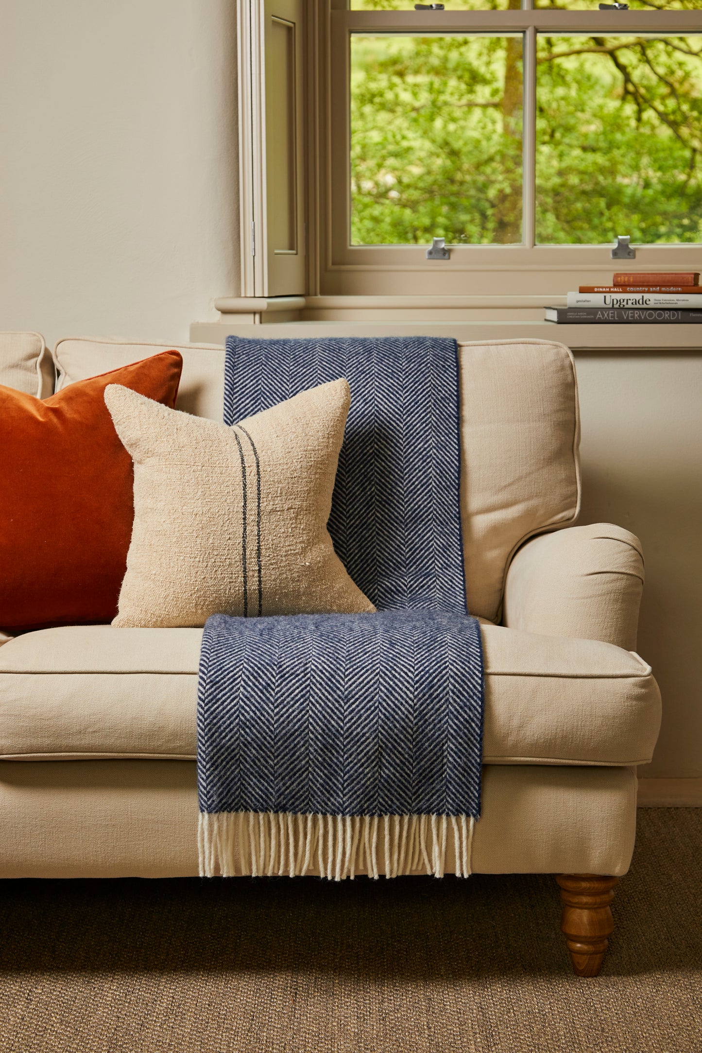 Tweedmill Fishbone Pure New Wool Throw: Navy Herringbone