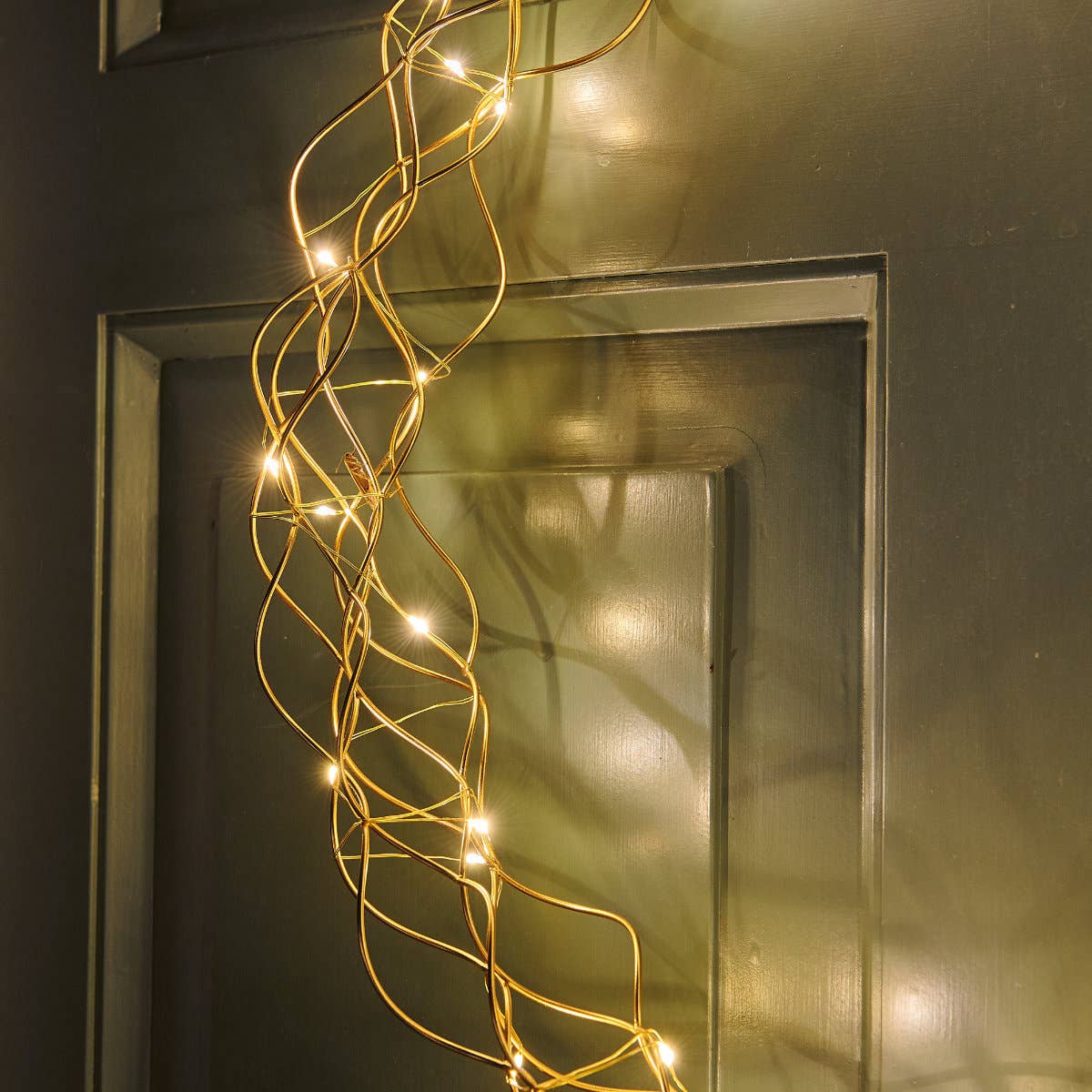 Solis: Gold Hanging Wreath Style Christmas Ornament