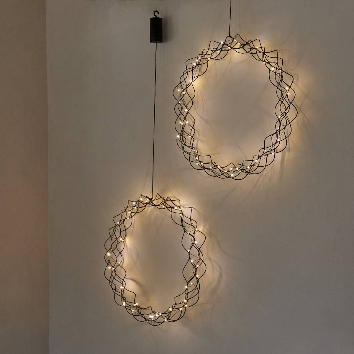 Solis: Gold Hanging Wreath Style Christmas Ornament