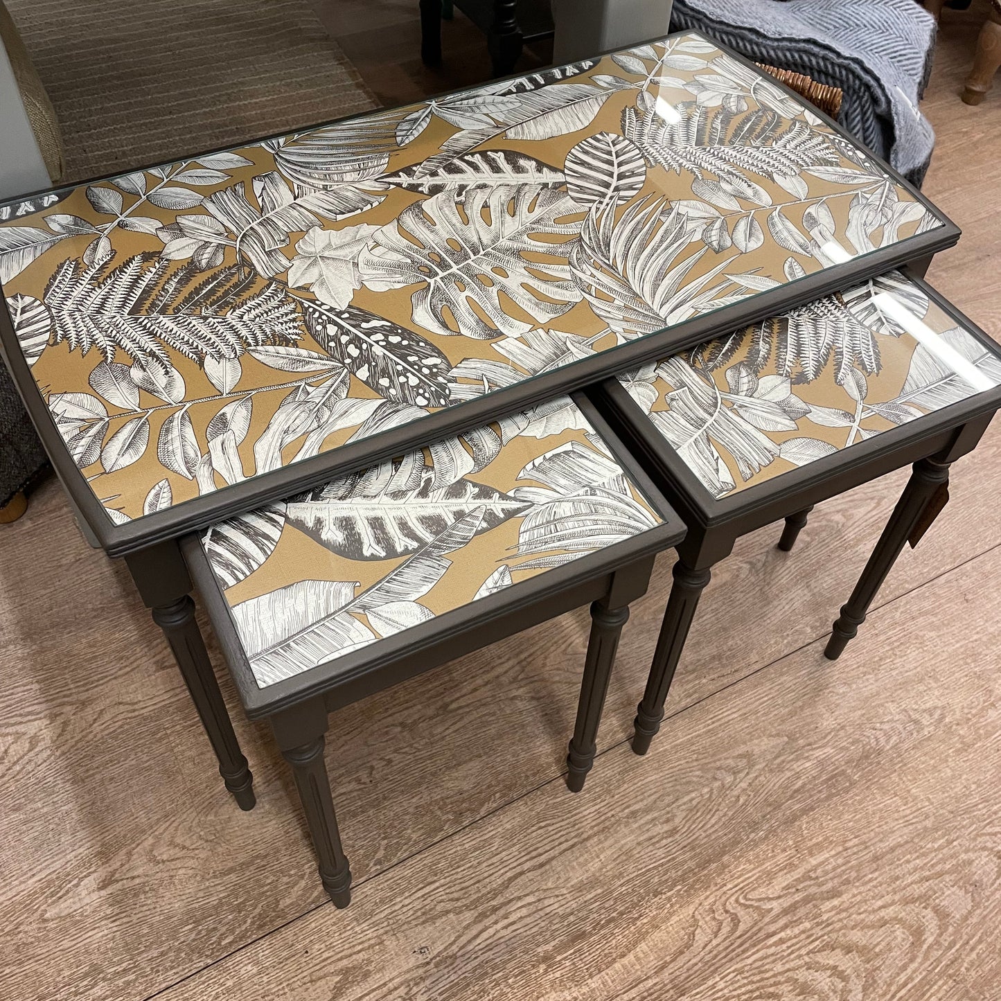 Upcycled Set of 3 Tables Brown and Gold