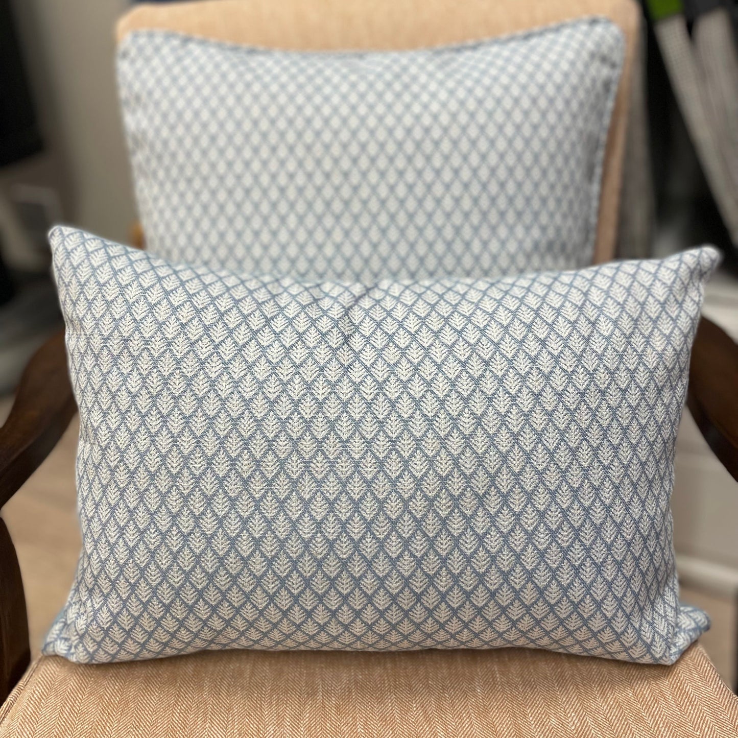 Florrie Delft Cushion 14" x 20" (35cm x 50cm)