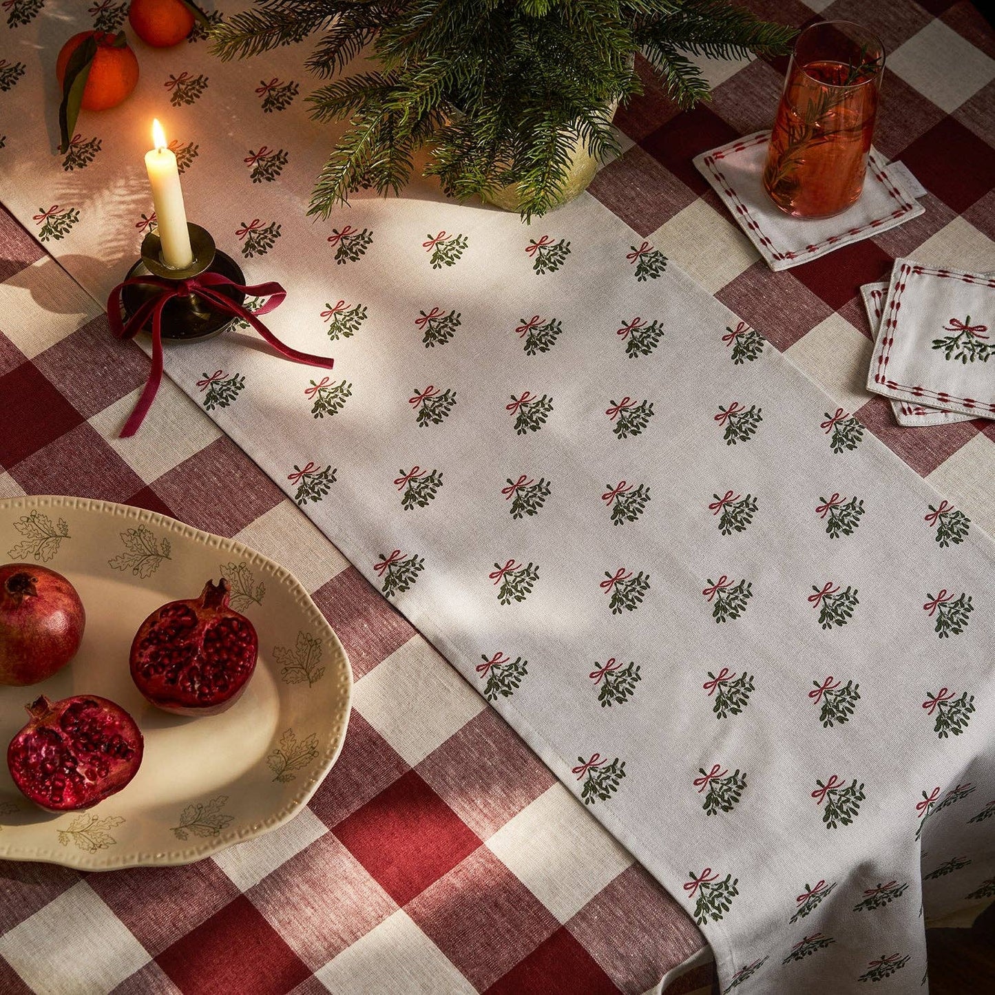 Sophie Allport Mistletoe Table Runner: 35 x 200cm
