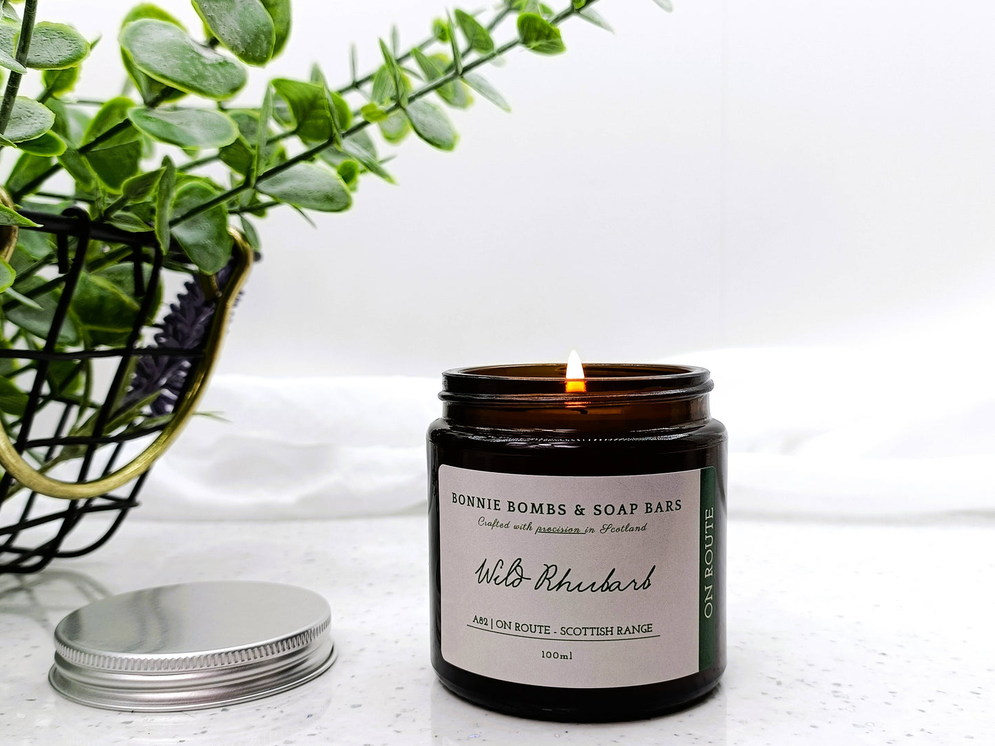 SOY CANDLE A82 Wild Rhubarb